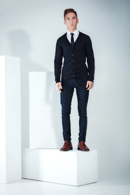 yakışıklı genç işadamı