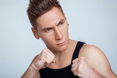 çekici bir adam dövüşleri