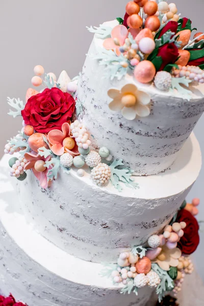 Beautiful wedding cake — Stock Photo, Image