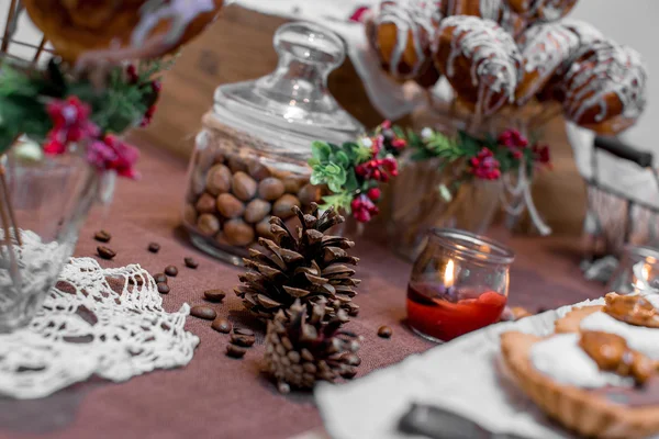 Candle and fir cones — Stock Photo, Image