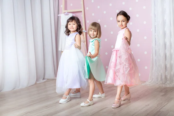 Petites filles habillées en princesse — Photo