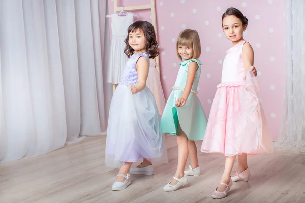 Petites filles habillées en princesse — Photo