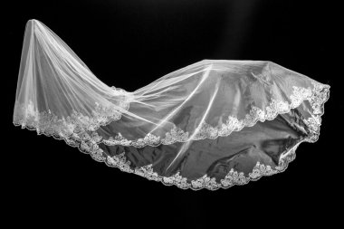 siyah arka plan üzerine peçe 