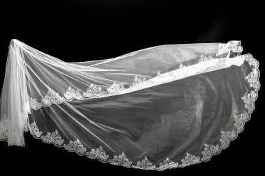 siyah arka plan üzerine peçe 