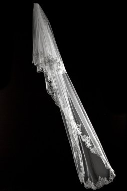 siyah arka plan üzerine peçe 