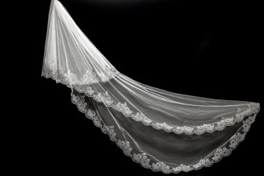 siyah arka plan üzerine peçe 