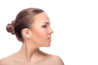 kadının yüzüne makyaj ile