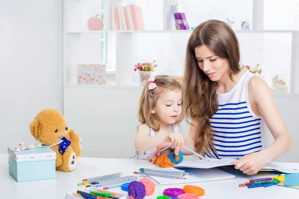 Moeder en haar dochtertje tekening — Stockfoto