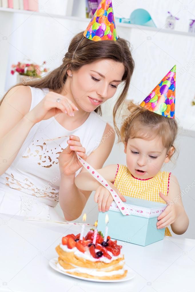 Maman Donne Cadeau Fille Image Libre De Droit Par Erstudio C