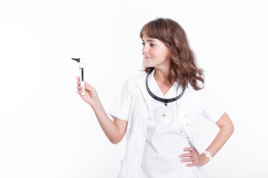 Doktor Ent mastar tutuyor 