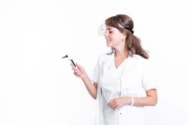Doktor Ent mastar tutuyor 