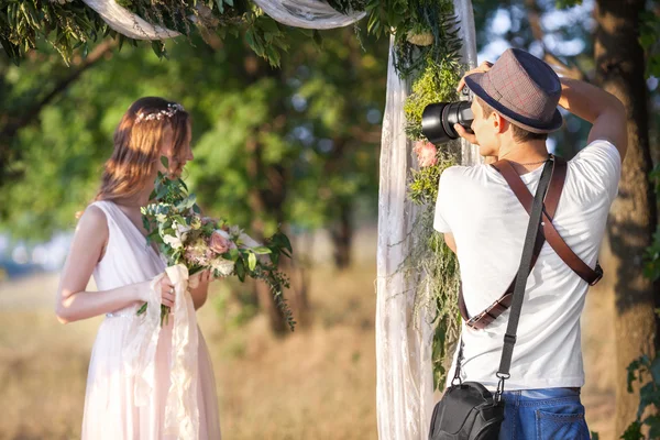 Fotograf w akcji — Zdjęcie stockowe