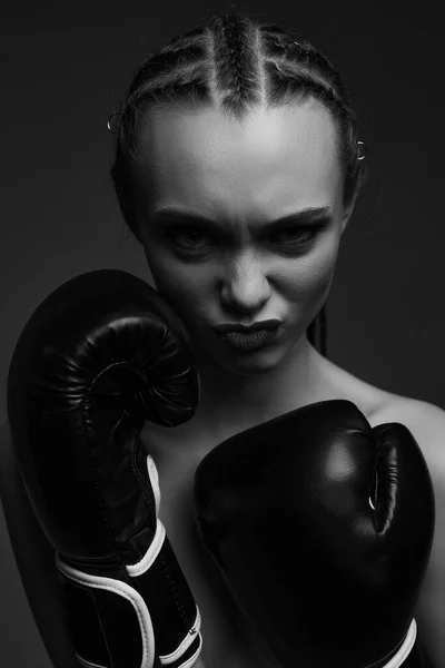 Retrato de glamour boxeador feminino — Fotografia de Stock