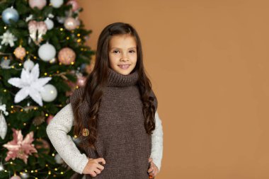 Sevimli küçük kız çocuğunun portresi.