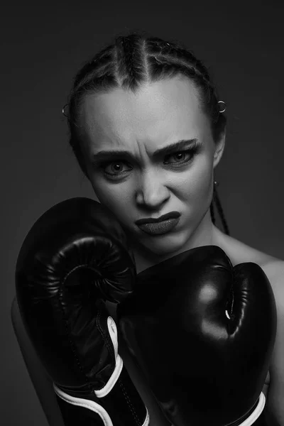 Retrato de glamour boxeador femenino —  Fotos de Stock