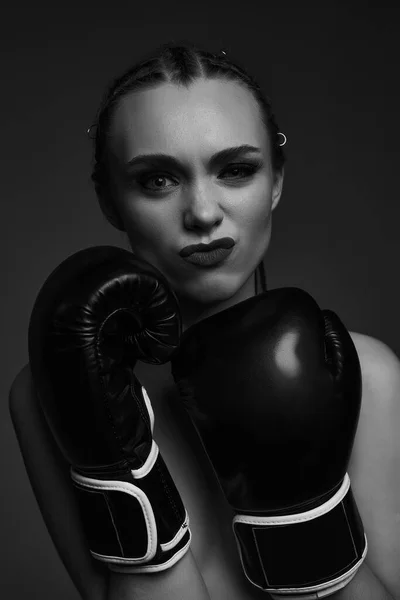 Retrato de glamour boxeador femenino — Foto de Stock