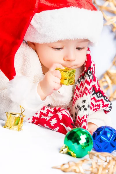 Małe dziecko obchodzi Boże Narodzenie — Zdjęcie stockowe