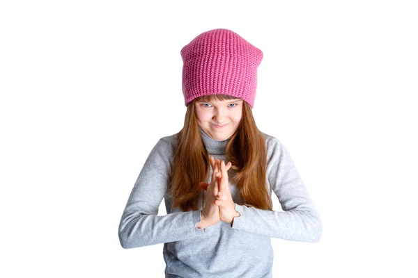ピンクのニットの帽子をかぶっている子供の女の子 — ストック写真