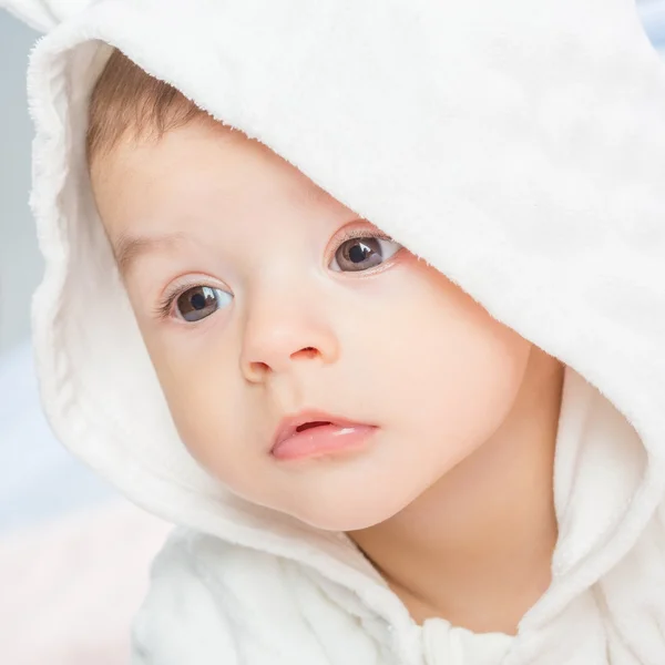 Baby på håndklæde - Stock-foto