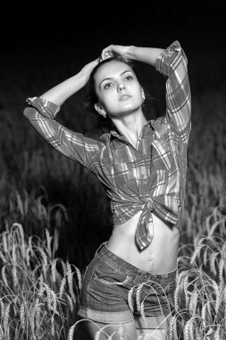 buğday alan kız