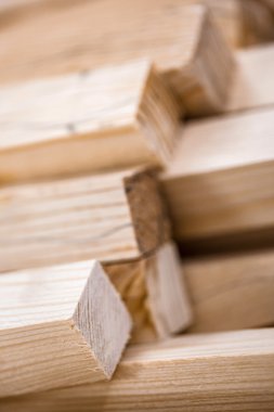 Ahşap Kirişler ve plakalar