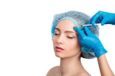kadın Botox enjeksiyonu alma