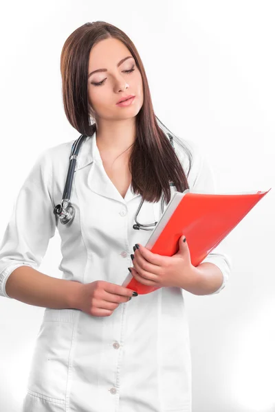 Médico femenino con carpeta —  Fotos de Stock