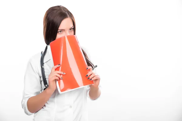 Médico femenino con carpeta —  Fotos de Stock