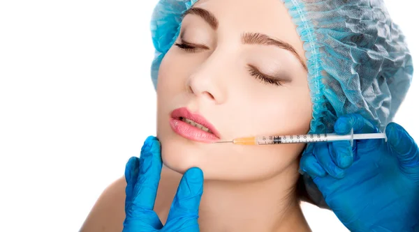 Vrouw ontvangen botox injectie — Stockfoto