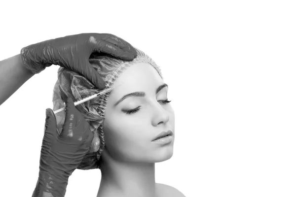 Woman receiving  botox injection — Stock Photo, Image