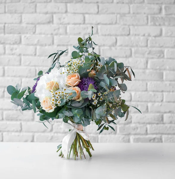 Bright wedding bouquet — Stock Photo, Image