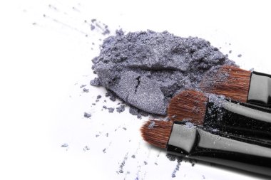 üzerinde göz farı makyaj fırça