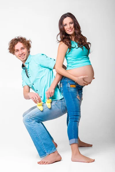 Pregnant woman with her husband — Stock Photo, Image