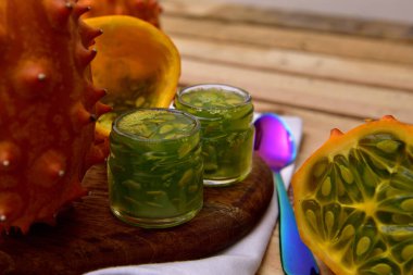 Taze egzotik organik Kiwano.