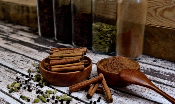 Cinnamon Stick Powder Wooden Bowl — Stock Photo, Image