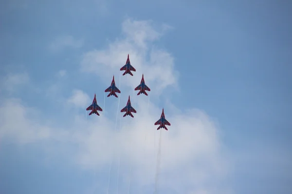 Zhukovsky. Moscow region. Russia, August  28, 2015  International Aerospace Salon -2015. Aerobatic team Swift on airplanes MiG-29. — Stock Photo, Image