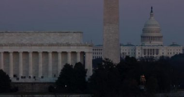 Washington DC 'deki National Mall' da Lincoln Anıtı ve ABD Kongre Binası 4K ile Sunset of Sunset on the National Mall.