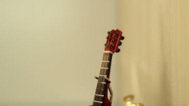 Hediyelik eşya biraz gitar