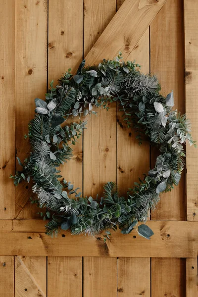 Groene Natuurlijke Toorn Houten Achtergronddeur Vintage Stijl Vrolijk Kerstfeest Gelukkig Rechtenvrije Stockfoto's