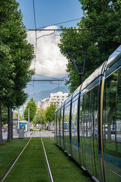 フランスのアルプスの都市グルノーブルの眺め — ストック写真