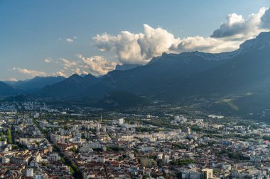 Grenoble manzarası, Alpler şehri, Fransa 