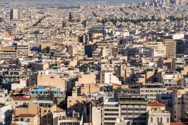 Atina Tepelerden Açılıyor