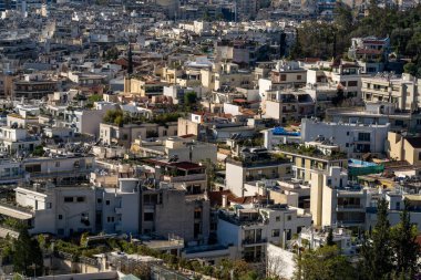 Atina Tepelerden Açılıyor