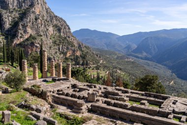 Delphi arkeolojik alanı, Apollo mabedi ve antik Yunanistan 'ın büyük kahin merkezi -14 Kasım 2025