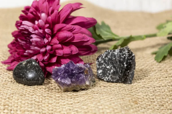 Close Semi Precious Stones Black Onyx Amethyst Obsidian Lie Jute — Stock Photo, Image