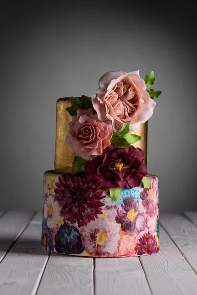 Fashionable wedding cake with mustic — Stock Photo, Image