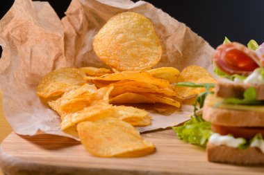 Ön planda lezzetli cips