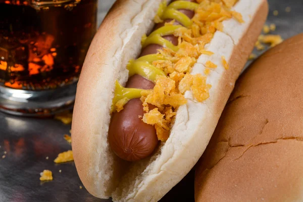 Hotdog Close-up à la moutarde — Photo