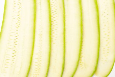 Yeşil kabak dilimlerinin üzerine yakın çekim