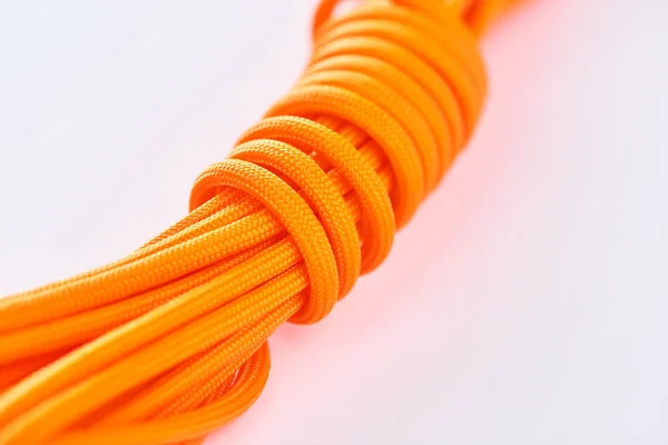 Detailní záběr na cívku oranžové nylonové šňůry — Stock fotografie